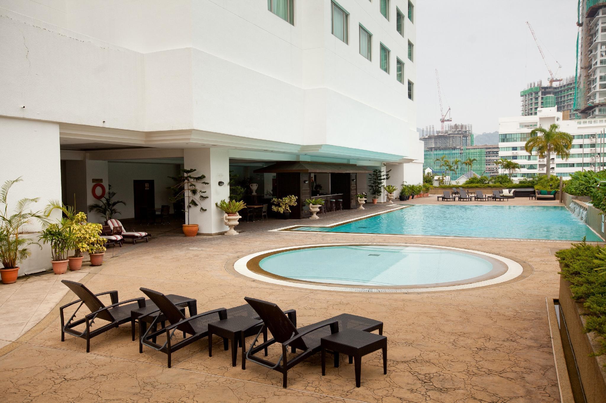 Gurney Bay Hotel, A Parkroyal Partner Hotel George Town Eksteriør bilde The swimming pool at the hotel