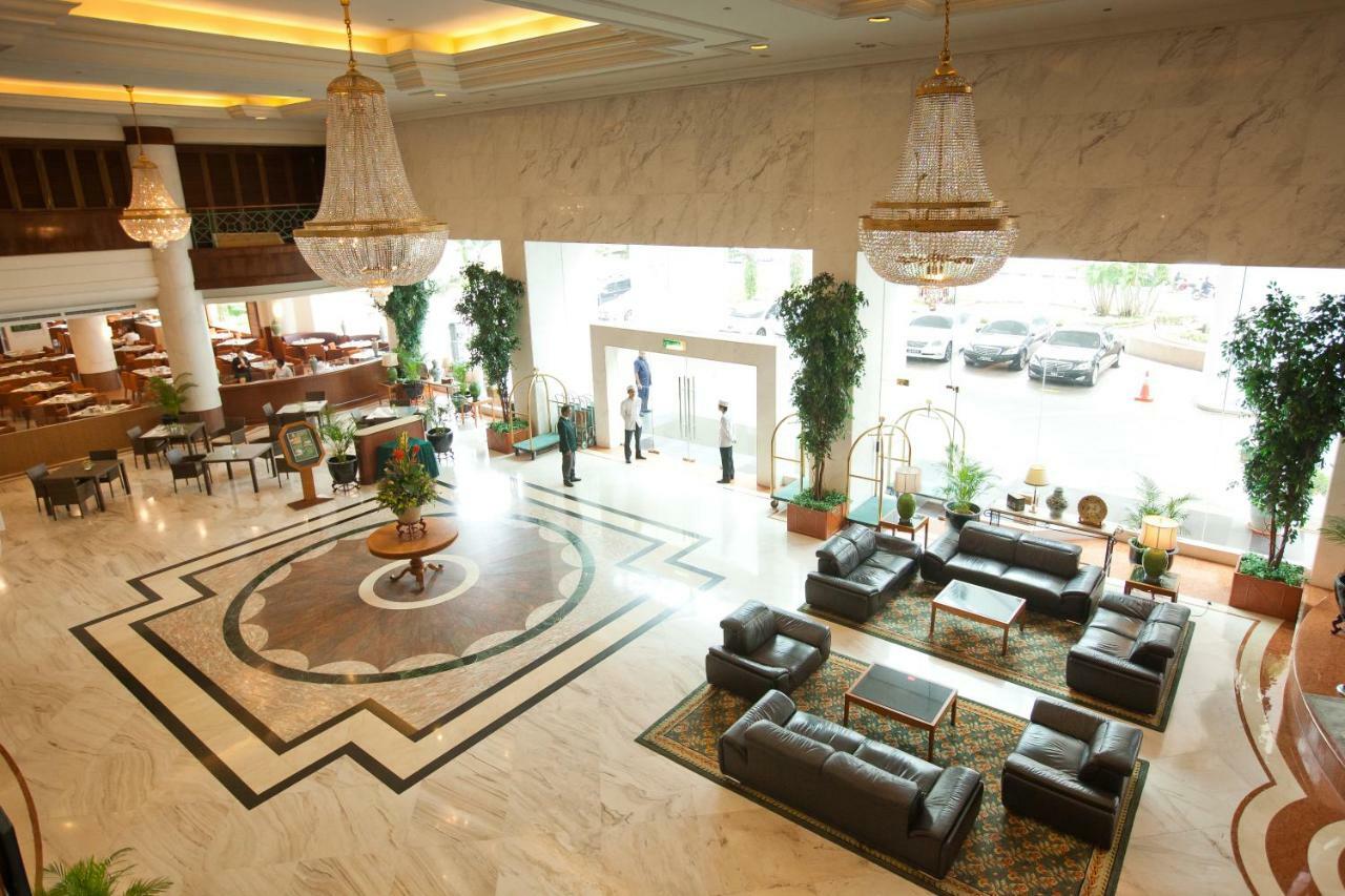 Gurney Bay Hotel, A Parkroyal Partner Hotel George Town Eksteriør bilde Lobby